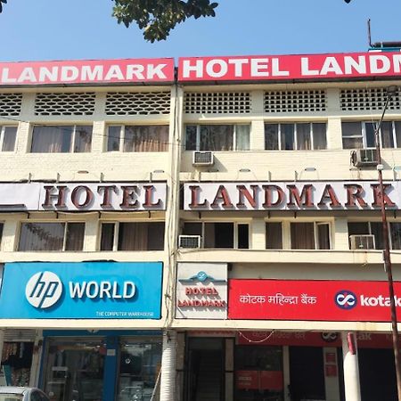 Hotel Landmark Chandīgarh Zewnętrze zdjęcie