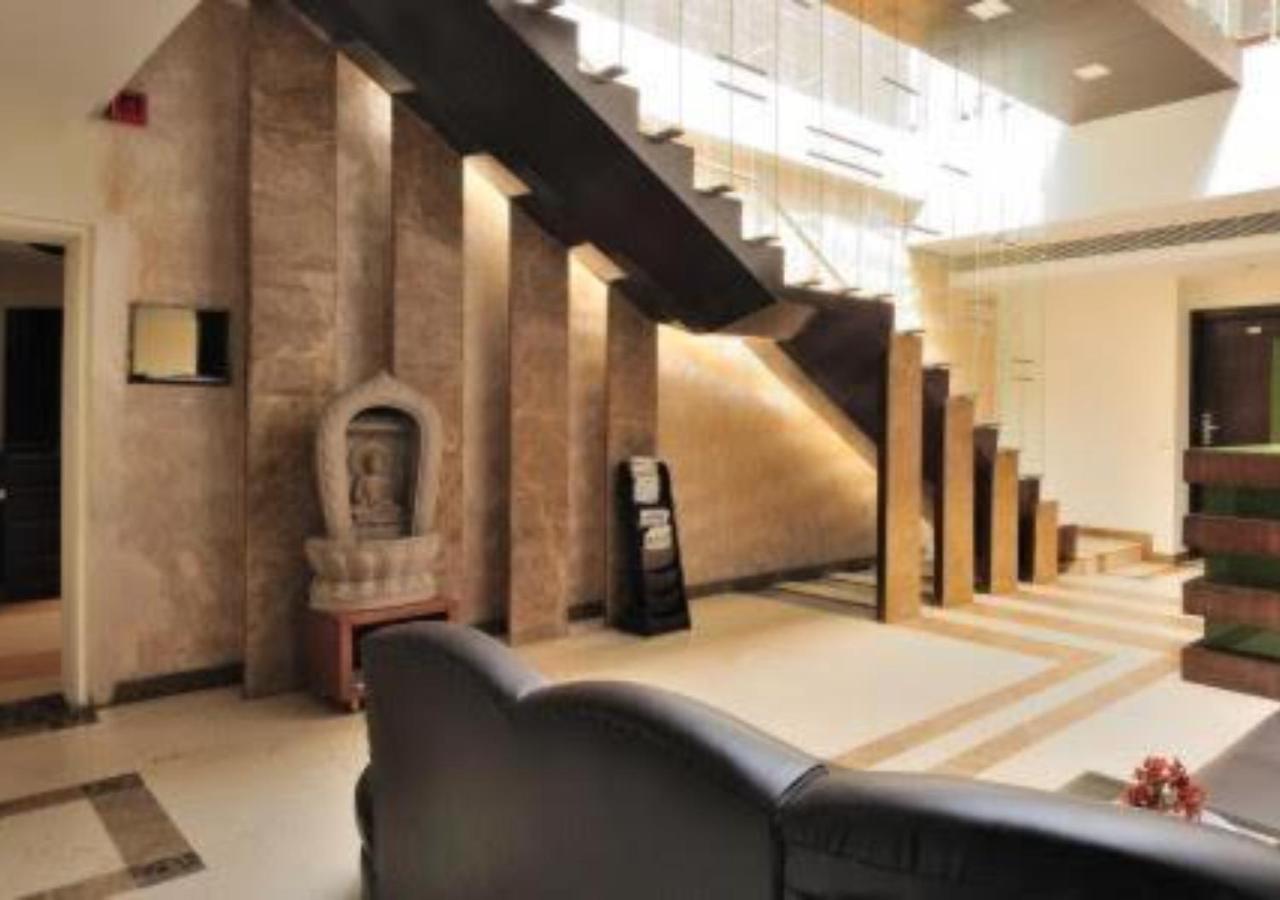 Hotel Landmark Chandīgarh Zewnętrze zdjęcie