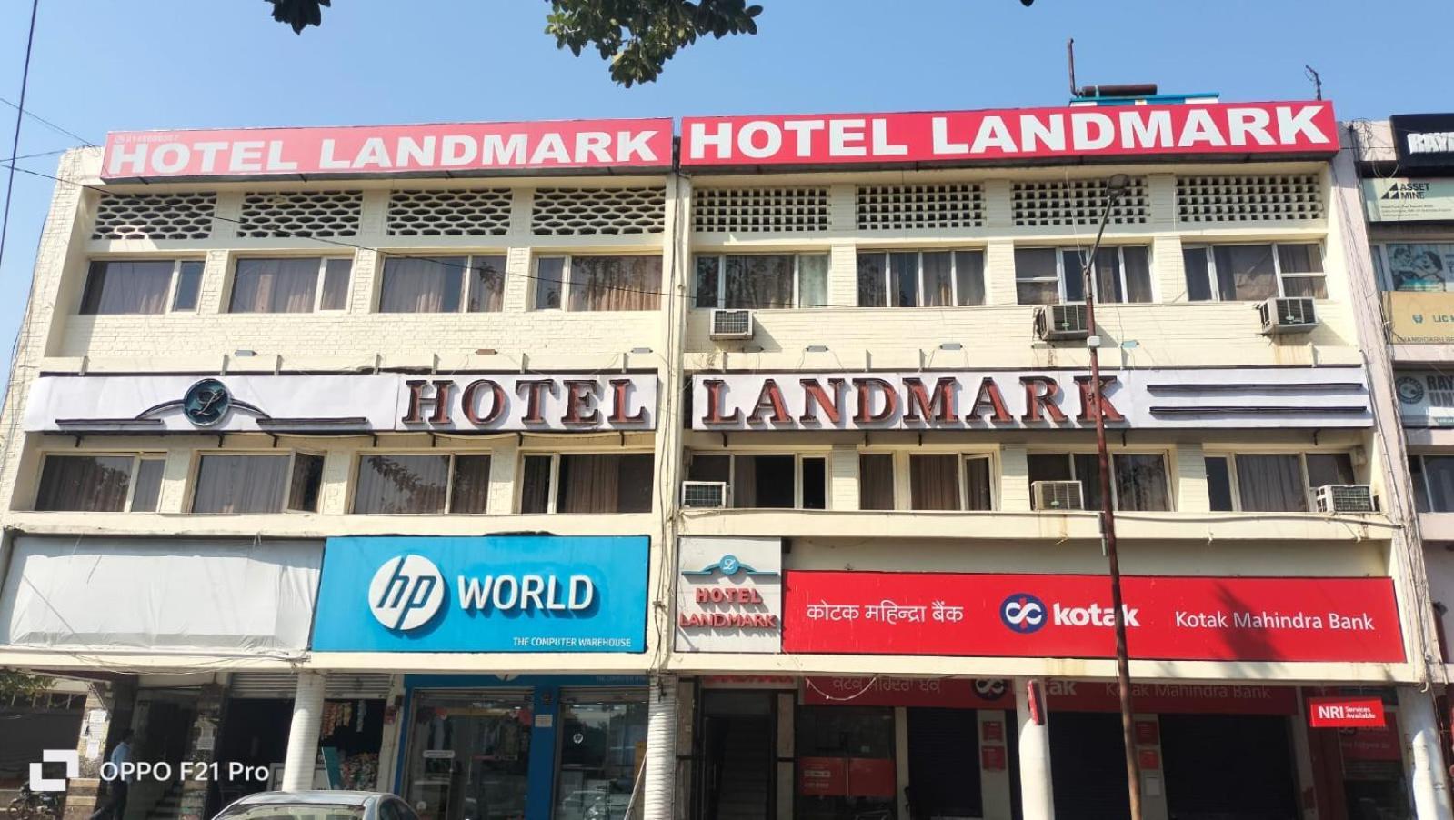 Hotel Landmark Chandīgarh Zewnętrze zdjęcie